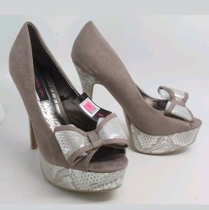 Material Girl snake skin platform pumps-size 7